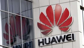 Huawei подала в суд на